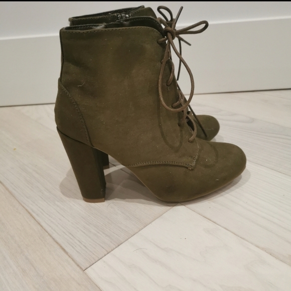 New Modcloth Bamboo lace up hilltop bootie - Picture 10 of 11